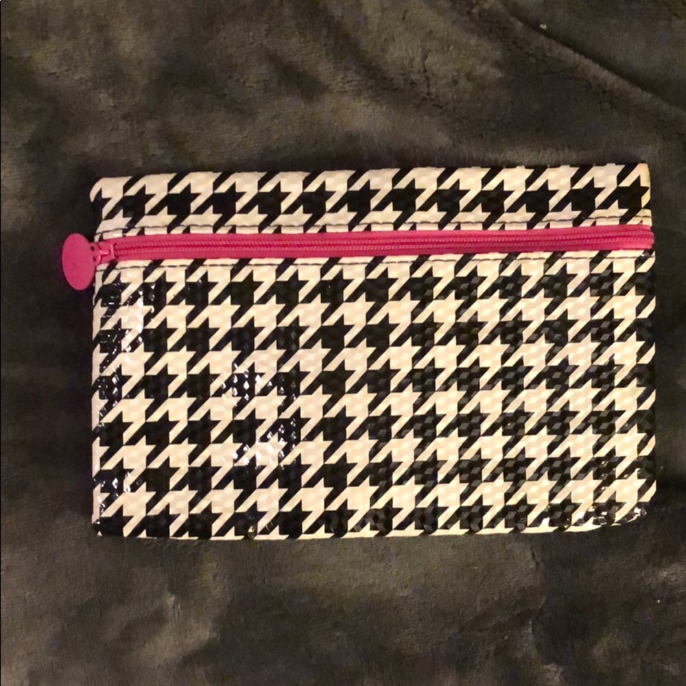 Black And White Houndstooth Makeup Bag